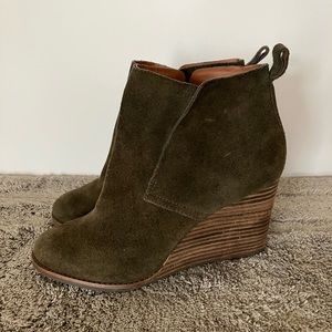 Lucky Brand Yoniana Moss Green Suede Wedge Ankle Booties Size 9
